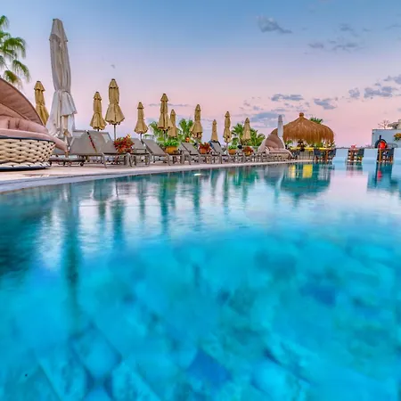 Illusion & Clubhotel - Adults Only Отель