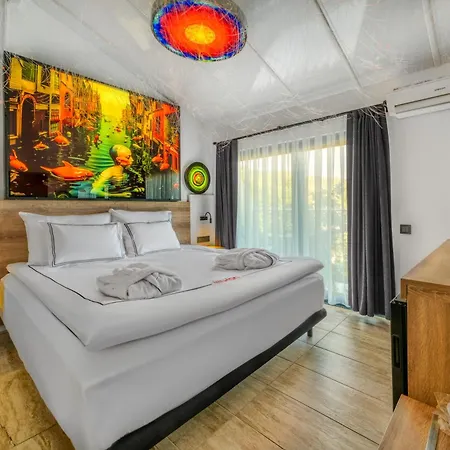 Illusion & Clubhotel - Adults Only 3*