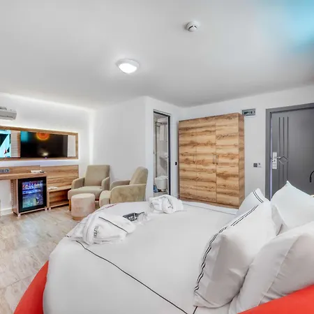 Hotel Illusion & Clubhotel - Adults Only