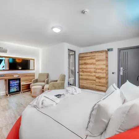 Hotel Illusion & Clubhotel - Adults Only 3*